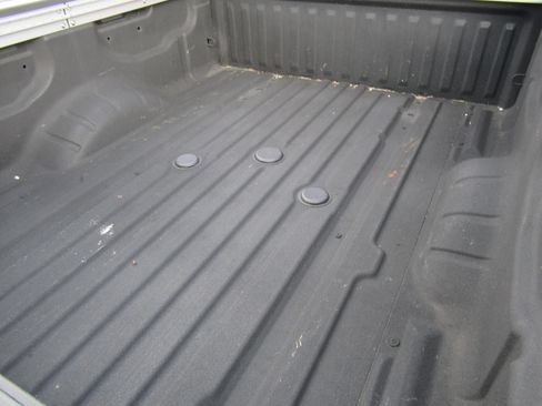 Used 2024 Nissan Titan SV w/ SV Convenience Package AWD/4WD image 8