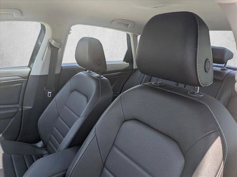 Used 2024 Volkswagen Jetta SE FWD image 12