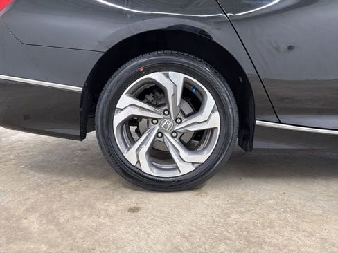 Certified 2018 Honda Accord EX image 11