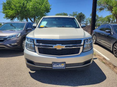 Used 2017 Chevrolet Suburban LT AWD/4WD image 3