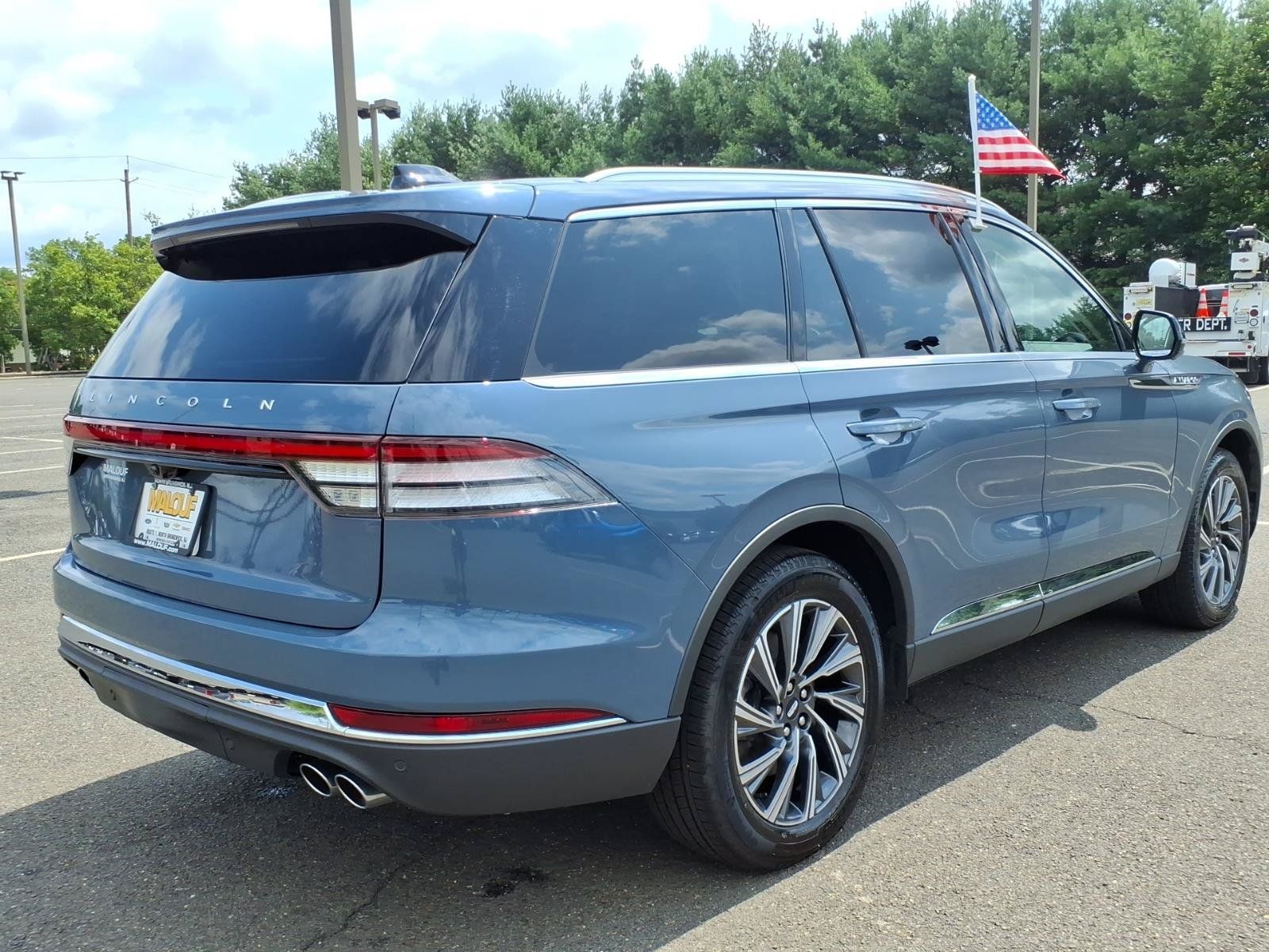 Used 2026 Lincoln Aviator AWD image 6