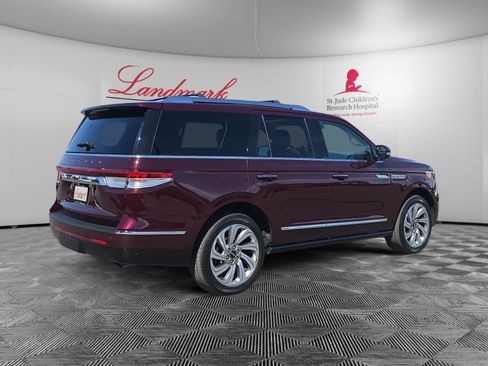 Used 2024 Lincoln Navigator Premiere AWD/4WD image 5