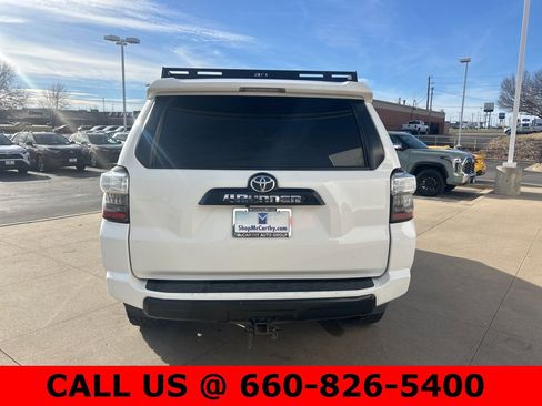 Used 2018 Toyota 4Runner TRD Off-Road image 5