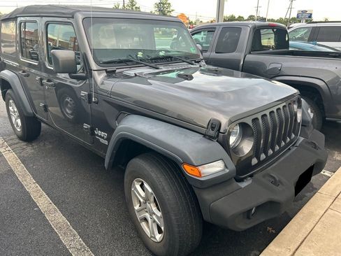 Used 2019 Jeep Wrangler Unlimited Sport S AWD/4WD image 2