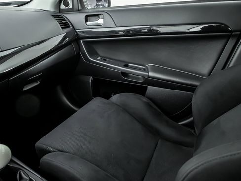 Used 2014 Mitsubishi Lancer Evolution GSR image 31