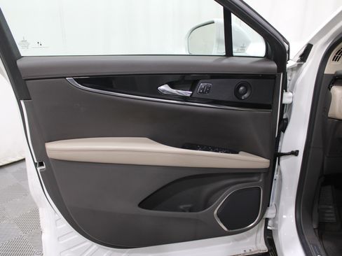 Certified 2023 Lincoln Nautilus Reserve w/ Equipment Group 201A image 6