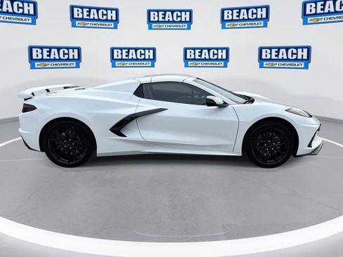 Used 2025 Chevrolet Corvette Stingray Premium Conv w/ Z51 Performance Package RWD image 9