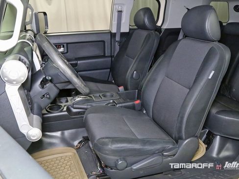 Used 2008 Toyota FJ Cruiser 4WD image 3