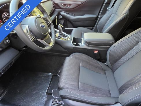 Used 2025 Subaru Outback Premium AWD/4WD image 8