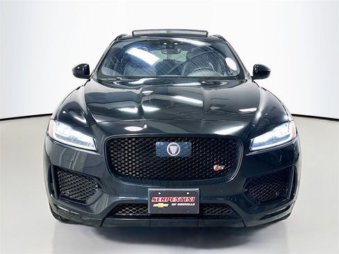 Used 2019 Jaguar F-PACE S image 4