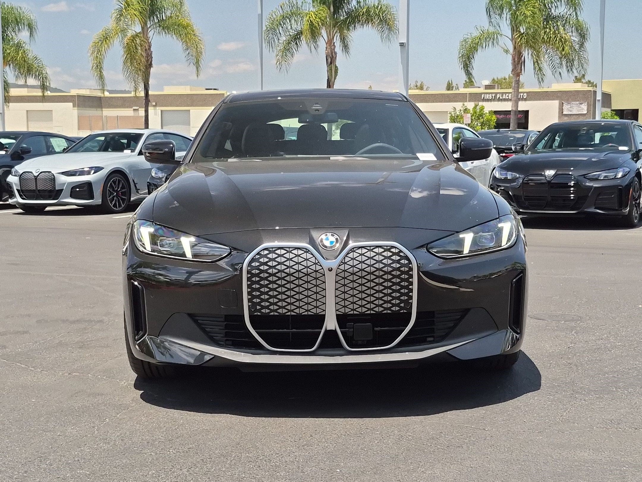 New 2026 BMW i4 eDrive40 w/ Parking Assistance Package RWD image 3