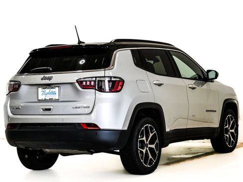 Used 2025 Jeep Compass Limited AWD/4WD image 6