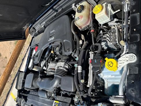 Used 2020 Jeep Gladiator Overland image 27