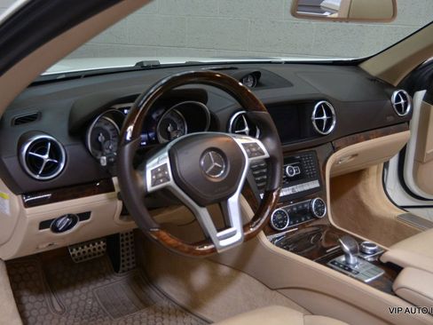 Used 2014 Mercedes-Benz SL 550 image 15