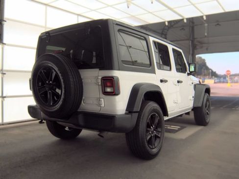 Used 2022 Jeep Wrangler Unlimited Sport AWD/4WD image 2