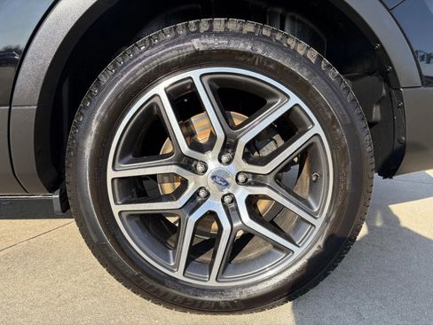 Used 2017 Ford Explorer Sport image 9