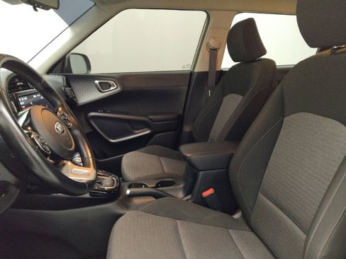 Used 2020 Kia Soul EX image 17