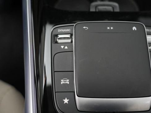 Used 2022 Mercedes-Benz GLB 250 4MATIC image 65