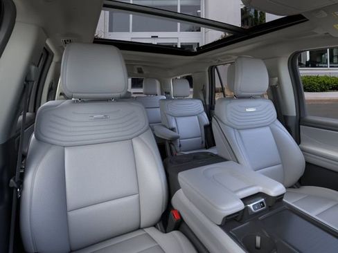 New 2026 Ford Expedition Platinum w/ Platinum Ultimate Package image 10