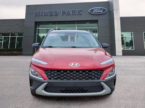 Used 2022 Hyundai Kona SEL w/ Cargo Package FWD image 2