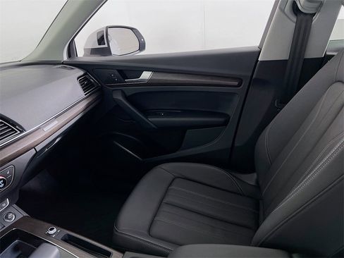 Used 2023 Audi Q5 2.0T Premium w/ Convenience Package image 22