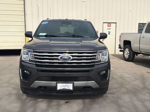 Used 2019 Ford Expedition Max XLT image 2