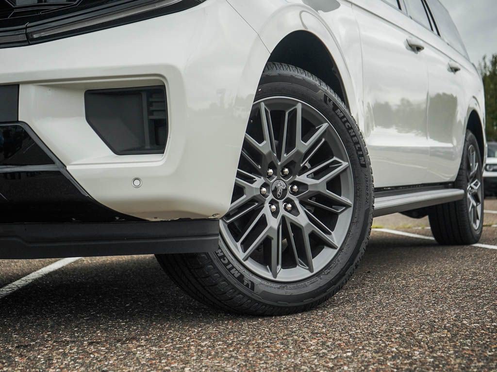 New 2026 Ford Expedition Max Platinum w/ Stealth Appearance Package AWD/4WD image 5