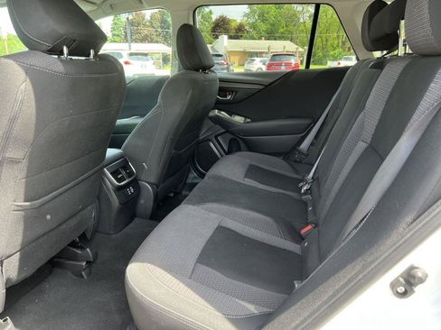 Used 2023 Subaru Outback Premium AWD/4WD image 4