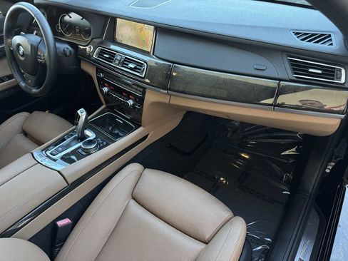 Used 2014 BMW 740i image 24