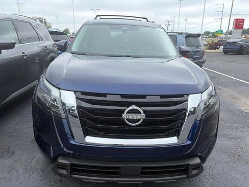 Certified 2025 Nissan Pathfinder SV AWD/4WD image 2