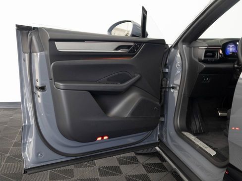 New 2025 Porsche Macan 4S Electric image 12