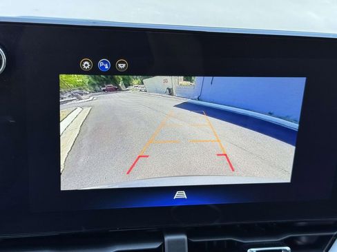 Used 2026 Chevrolet Equinox LT FWD image 4