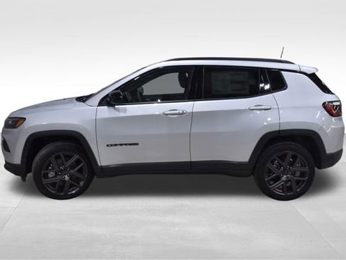New 2026 Jeep Compass Latitude image 6