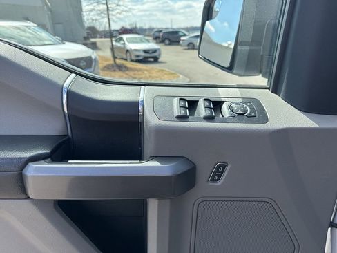 Used 2020 Ford F150 XLT image 11