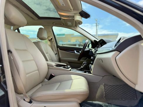 Used 2013 Mercedes-Benz C 250 Sedan image 23