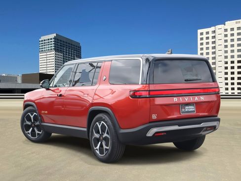 Used 2023 Rivian R1S Launch Edition image 5