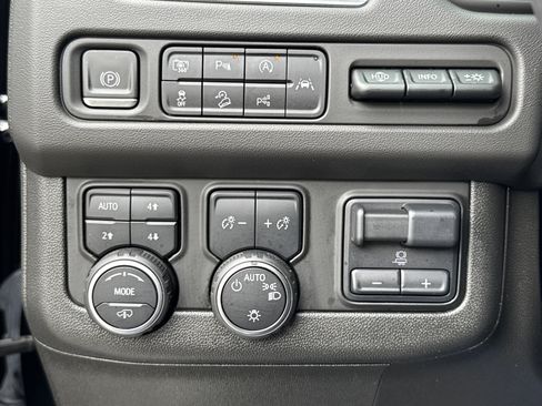 Used 2023 Chevrolet Tahoe High Country w/ Advanced Technology Package AWD/4WD image 19