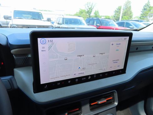 New 2025 Ford Maverick Lariat image 12