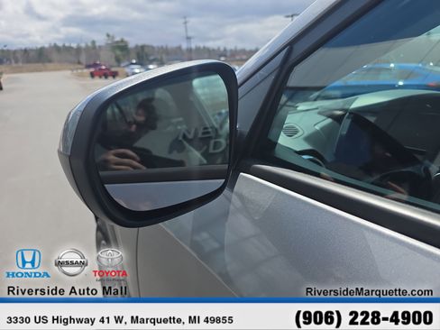 Used 2024 Chevrolet Trax LT w/ Driver Confidence Package FWD image 5