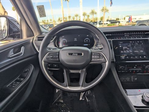 Used 2023 Jeep Grand Cherokee L Altitude image 25