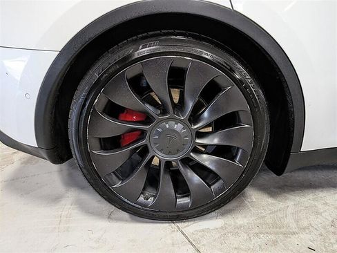 Used 2022 Tesla Model Y Performance AWD/4WD image 13