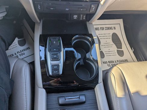 Used 2018 Honda Pilot Touring image 19