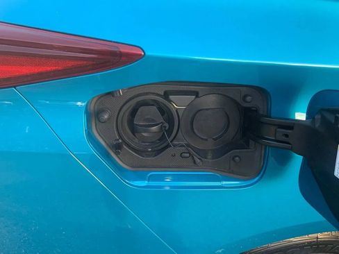 Used 2017 Toyota Prius Prime Advanced FWD image 17