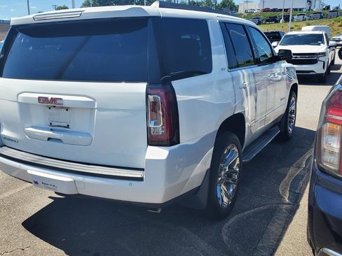 Used 2017 GMC Yukon SLT w/ Premium Edition RWD image 9