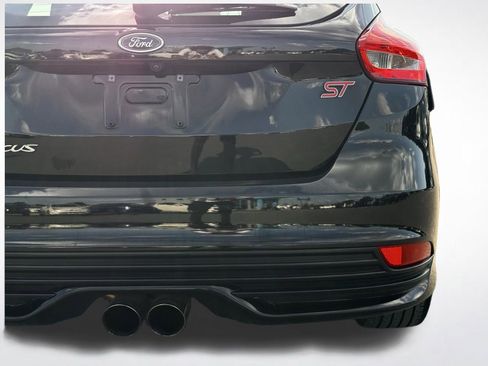 Used 2018 Ford Focus ST FWD image 13