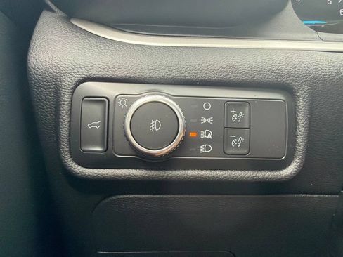 Used 2022 Ford Explorer XLT w/ Equipment Group 202A AWD/4WD image 36