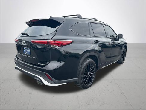 Used 2023 Toyota Highlander XSE image 7