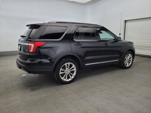 Used 2019 Ford Explorer XLT w/ Equipment Group 202A AWD/4WD image 10
