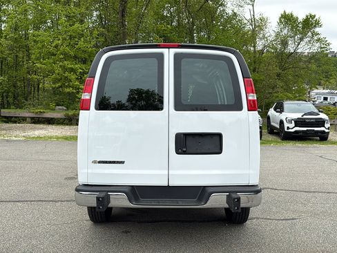 Used 2024 Chevrolet Express 2500 w/ Driver Convenience Package RWD image 7