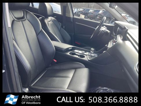 Used 2025 Genesis G70 2.5T image 20